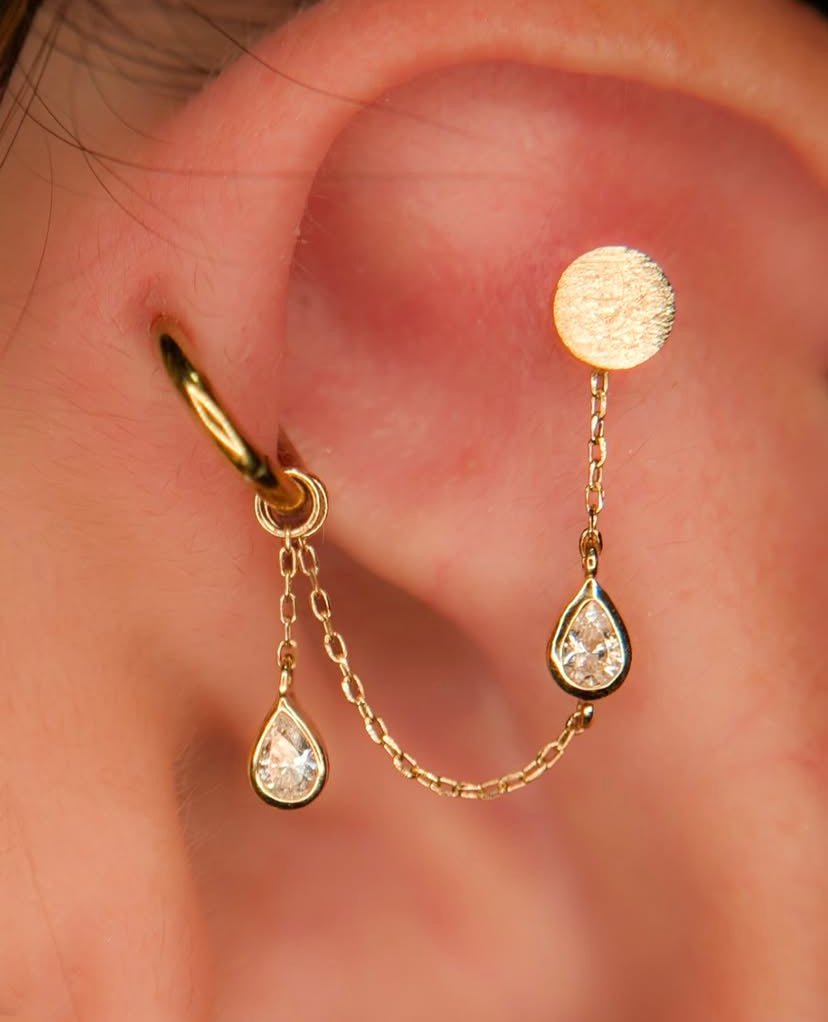 Concorde – CZ Teardrop Chain Accent – 14K Gold Dangle - piercing - zone.com