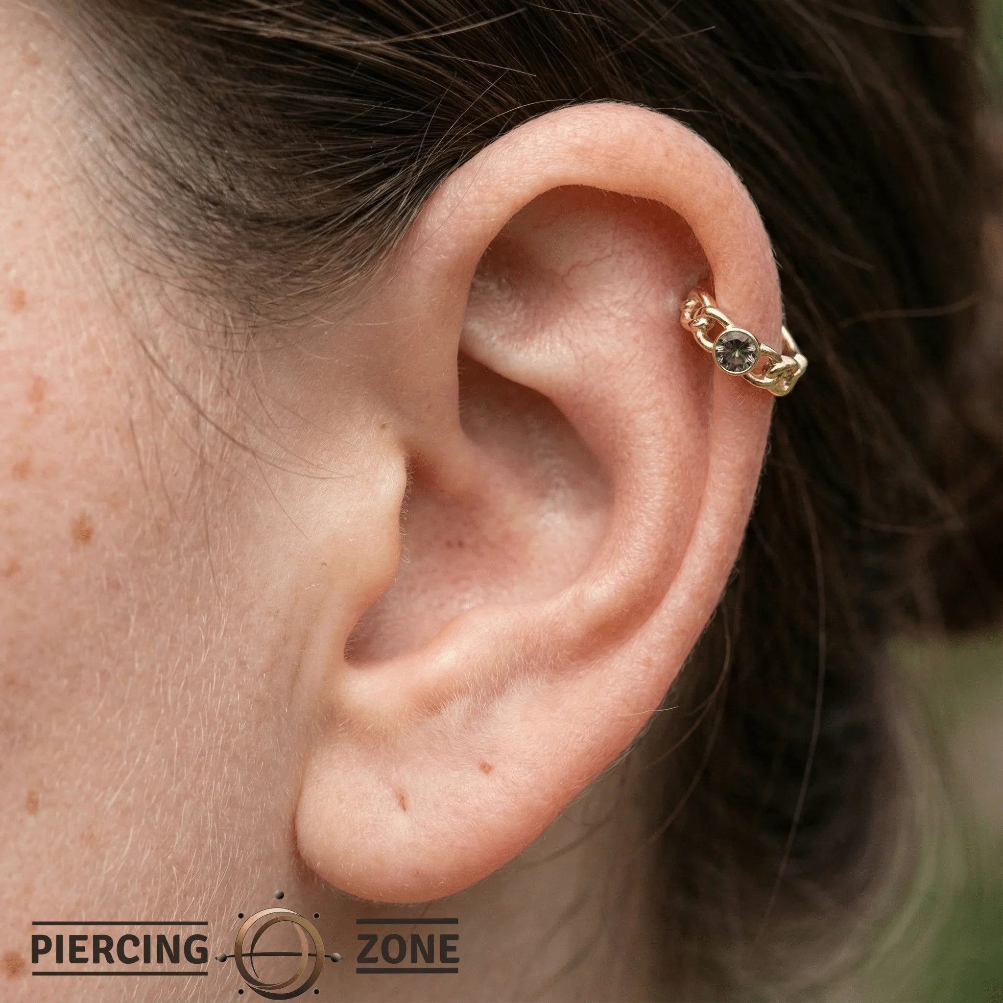 Curb Bezel Seamless Ring – 14K Gold Single - Gem Minimalist Design - piercing - zone.com