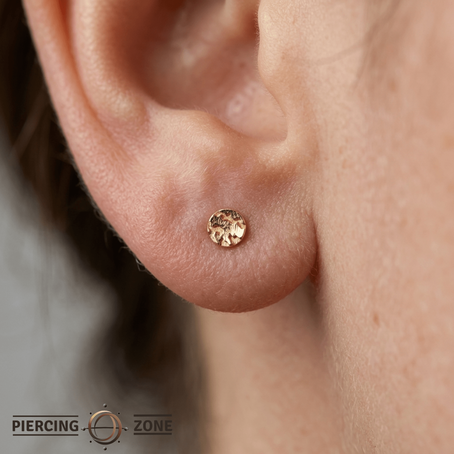 Distortion Disc – Textured 14K Gold Threadless Pin - piercing - zone.com