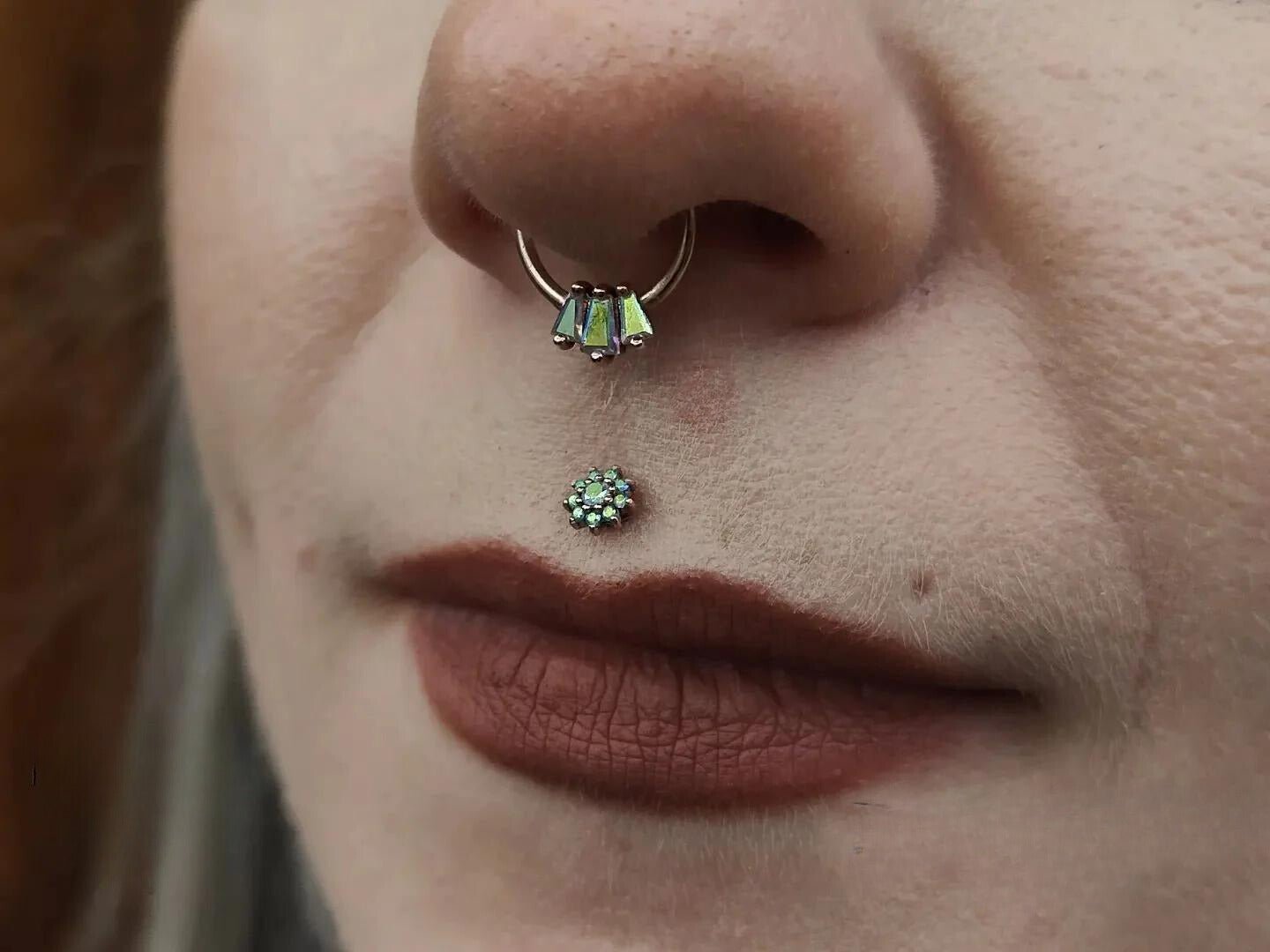 ELOISE FLOWER - MERCURY MIST TOPAZ THREADLESS END piercing-zone.com