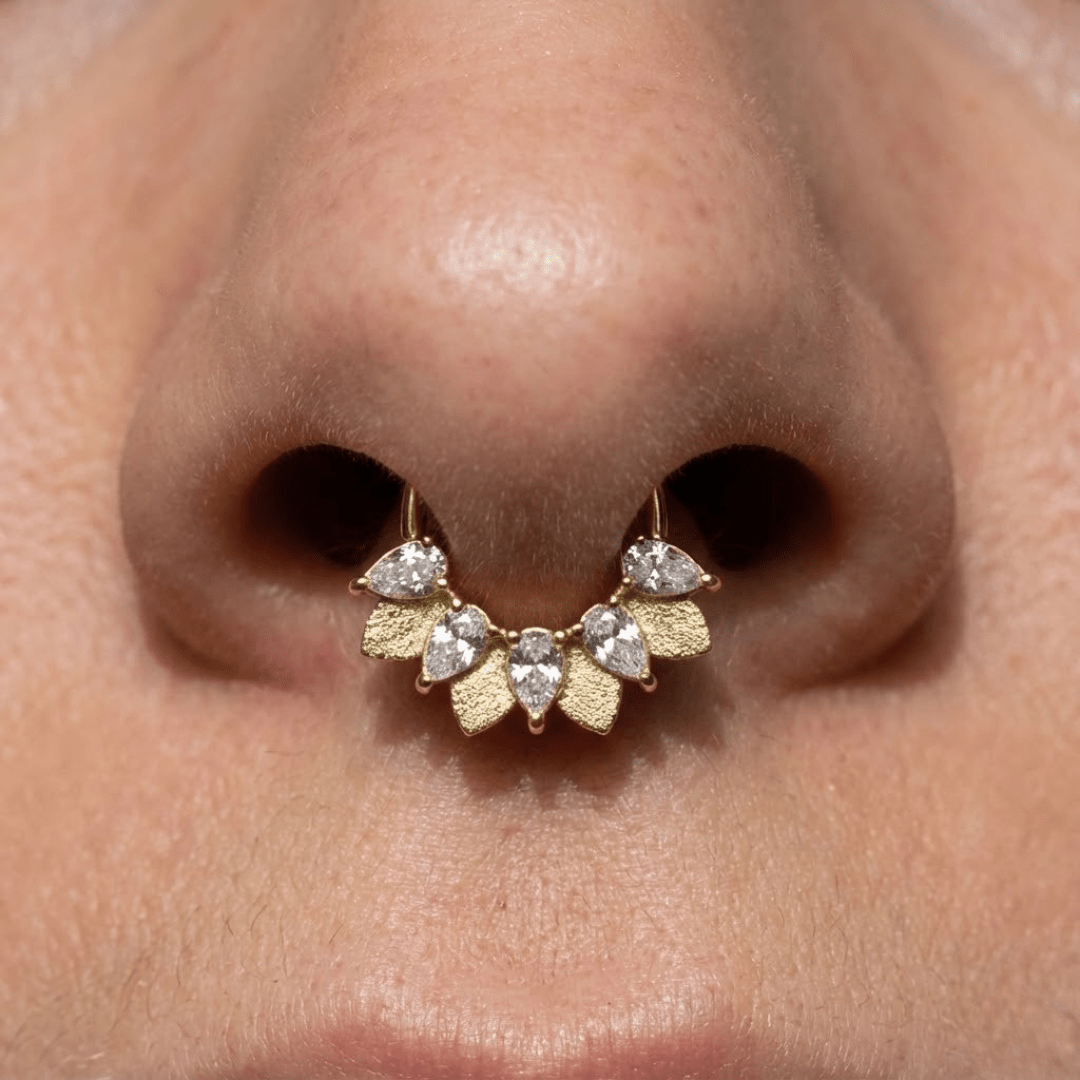 Fairy Seamless Ring – 14K Gold Five Pear - Cut Gem Arc - piercing - zone.com