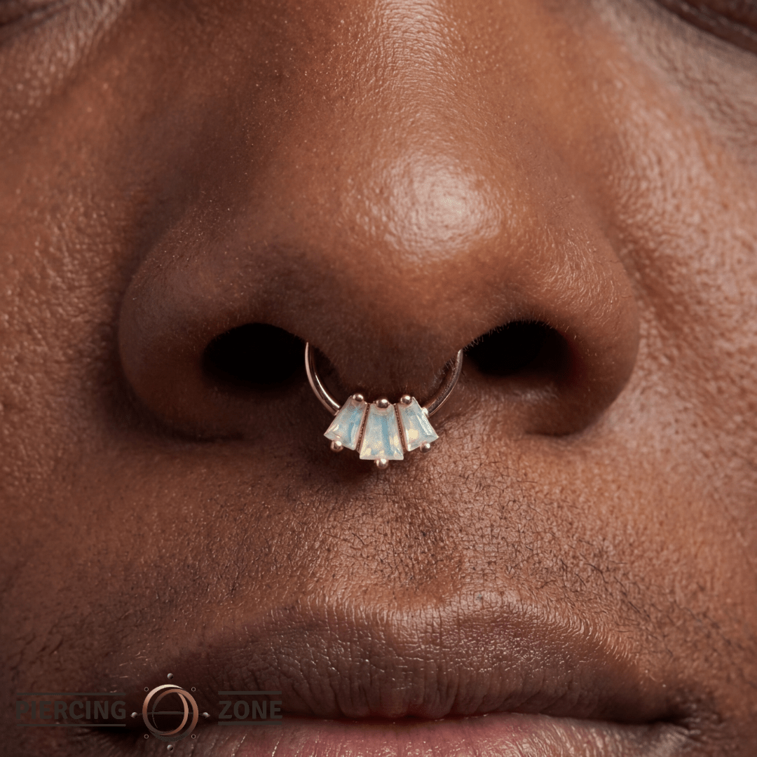 Gemma Trios – Mercury Mist Topaz – 14K Gold Seamless Ring - piercing - zone.com