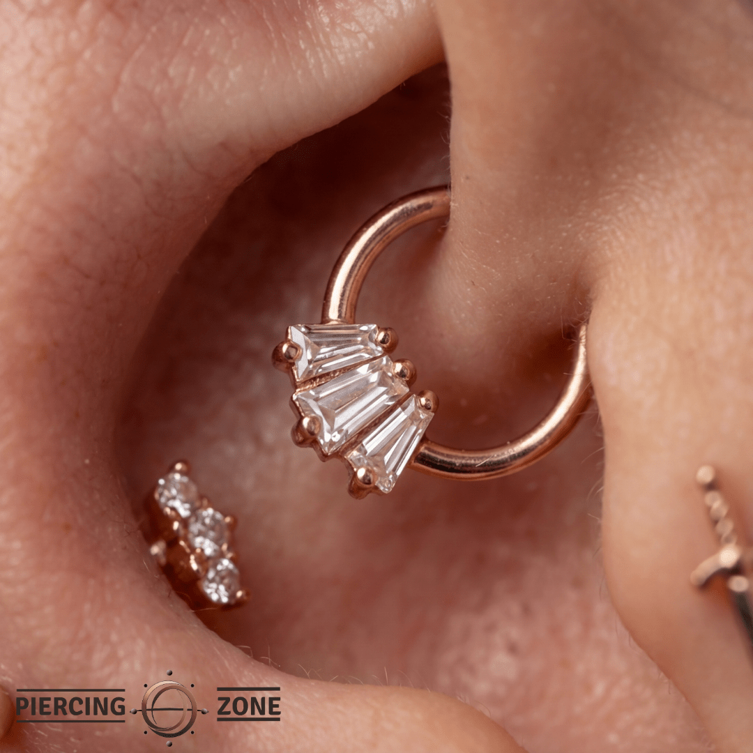 Gemma Trios – Mercury Mist Topaz – 14K Gold Seamless Ring - piercing - zone.com