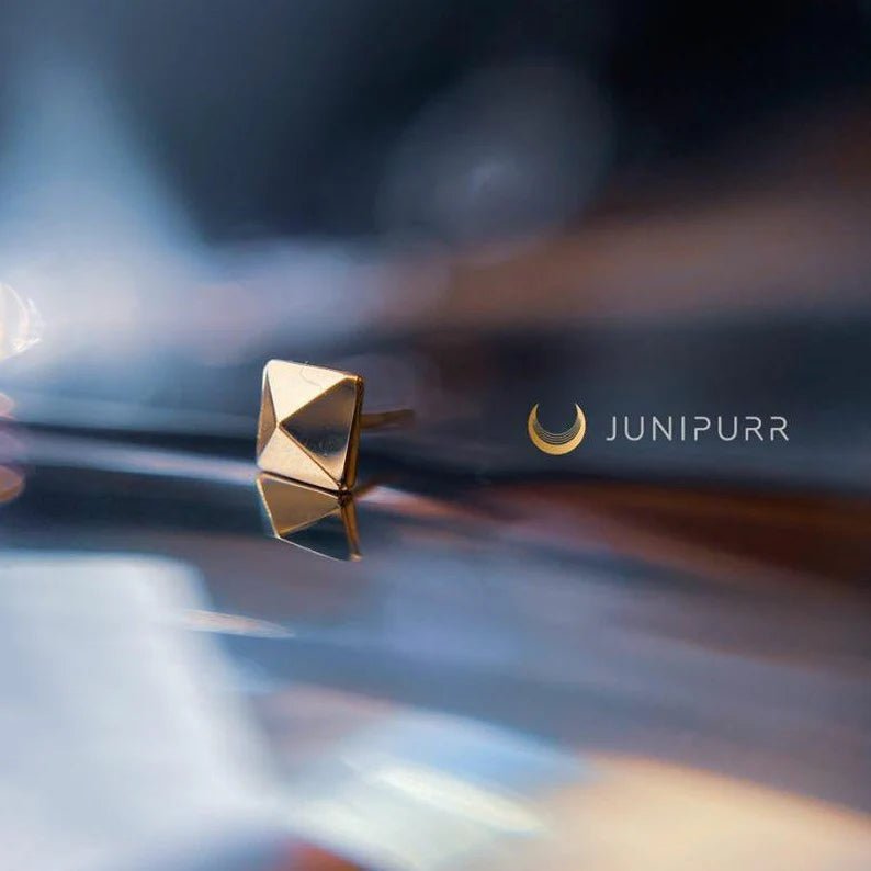 Gold Pyramid – 14K Gold Threadless End - piercing - zone.com