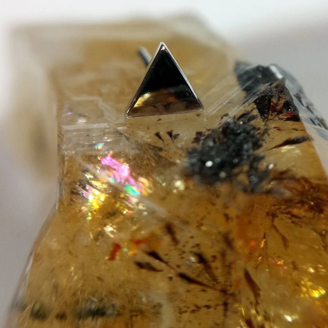Gold Triangle – 14K Gold Threadless End - piercing - zone.com