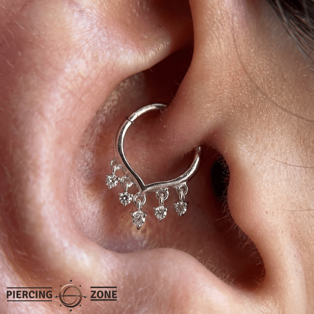 Guestlist – Swarovski CZ Dangle V - Shape – 14K Gold Clicker Ring - piercing - zone.com