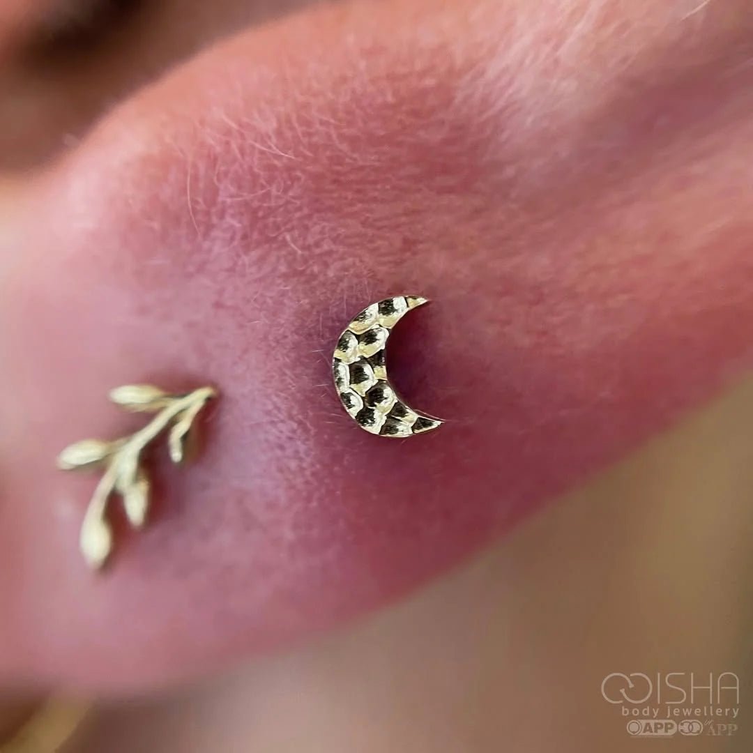 Hammered Moon – Textured Crescent – 14K Gold Threadless End - piercing - zone.com