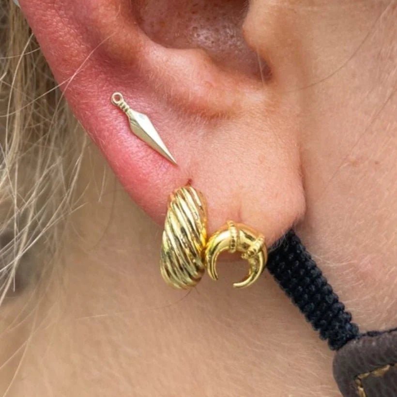 Harpe – Dagger Design – 14K Gold Threadless End - piercing - zone.com