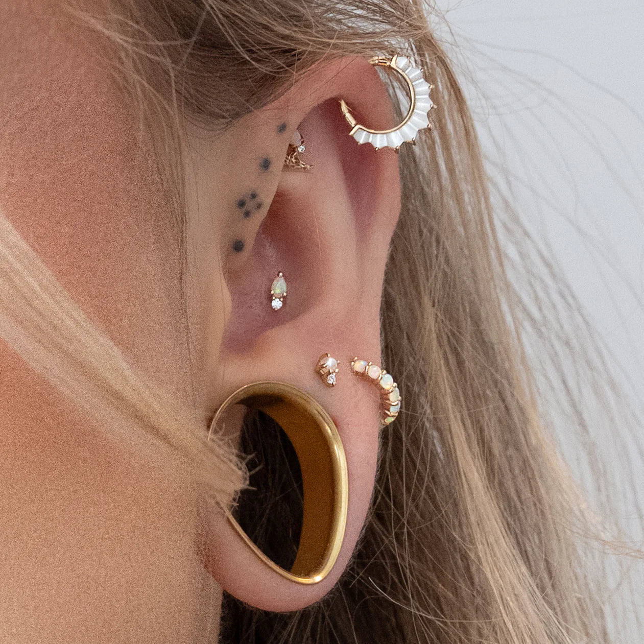 High Tide Mother of Pearl – 14K Gold Clicker Ring - piercing - zone.com