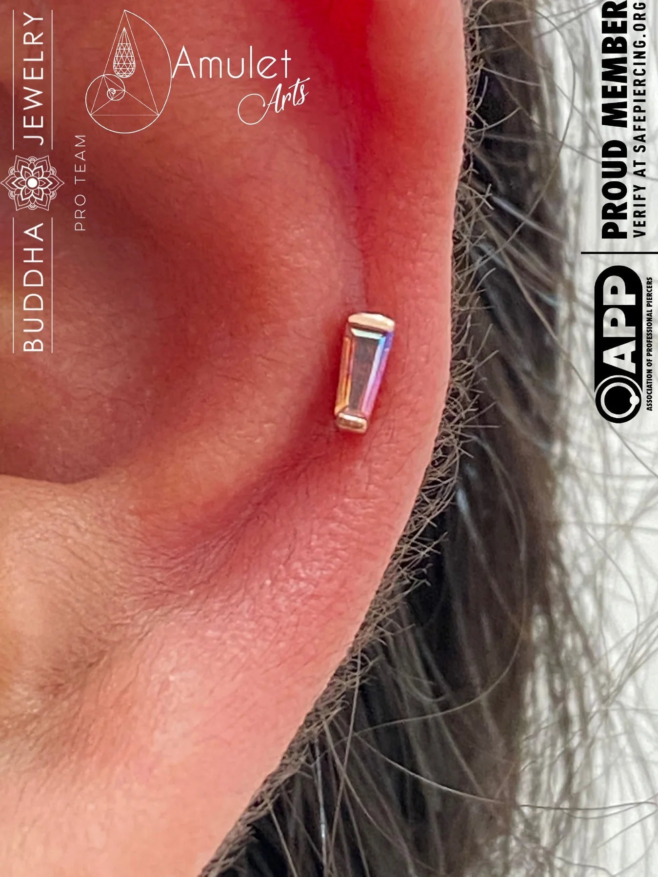 TAPERED BAGUETTE - MERCURY MIST TOPAZ THREADLESS END piercing-zone.com