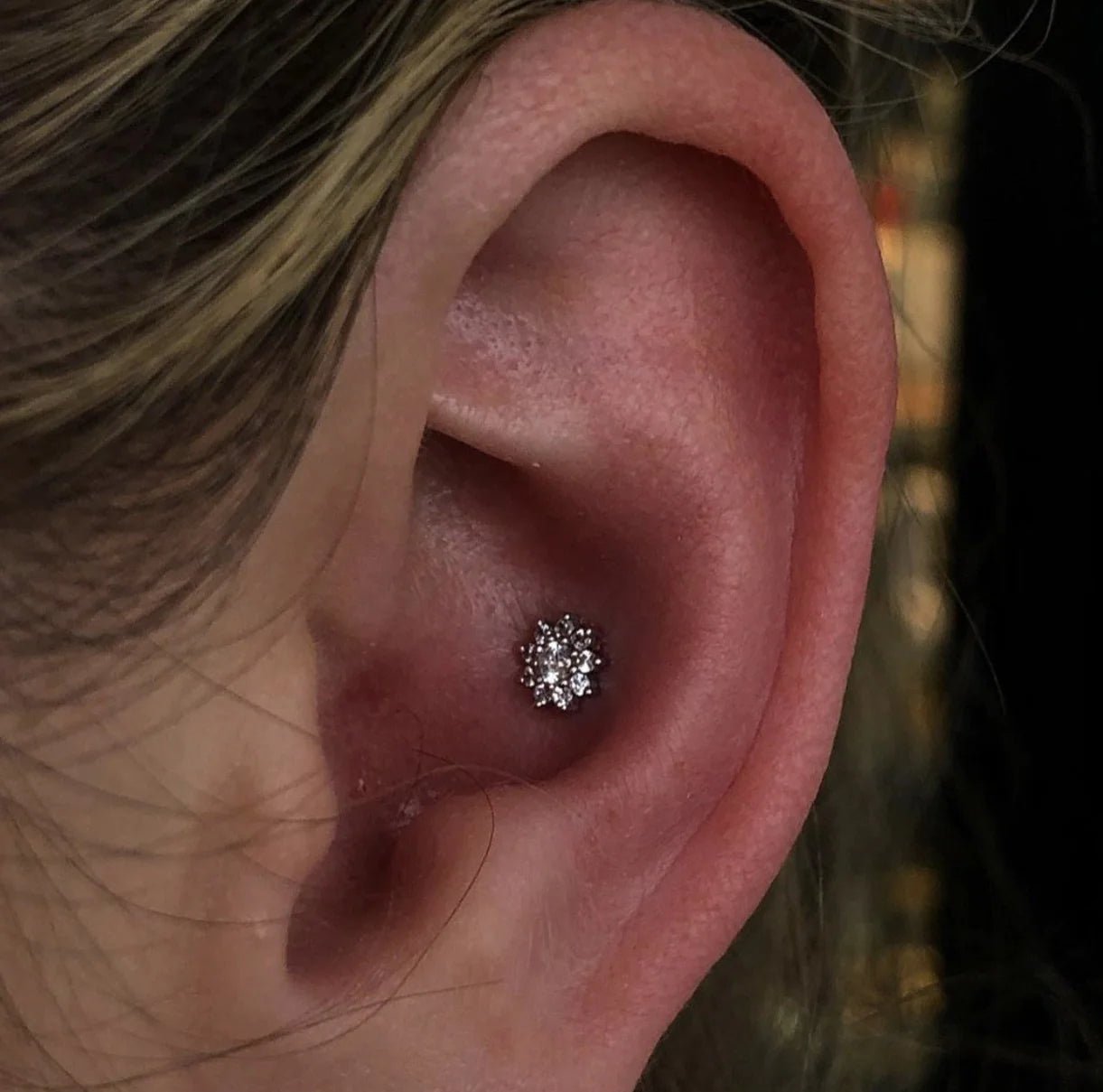 ELOISE FLOWER - CZ - THREADLESS END piercing-zone.com