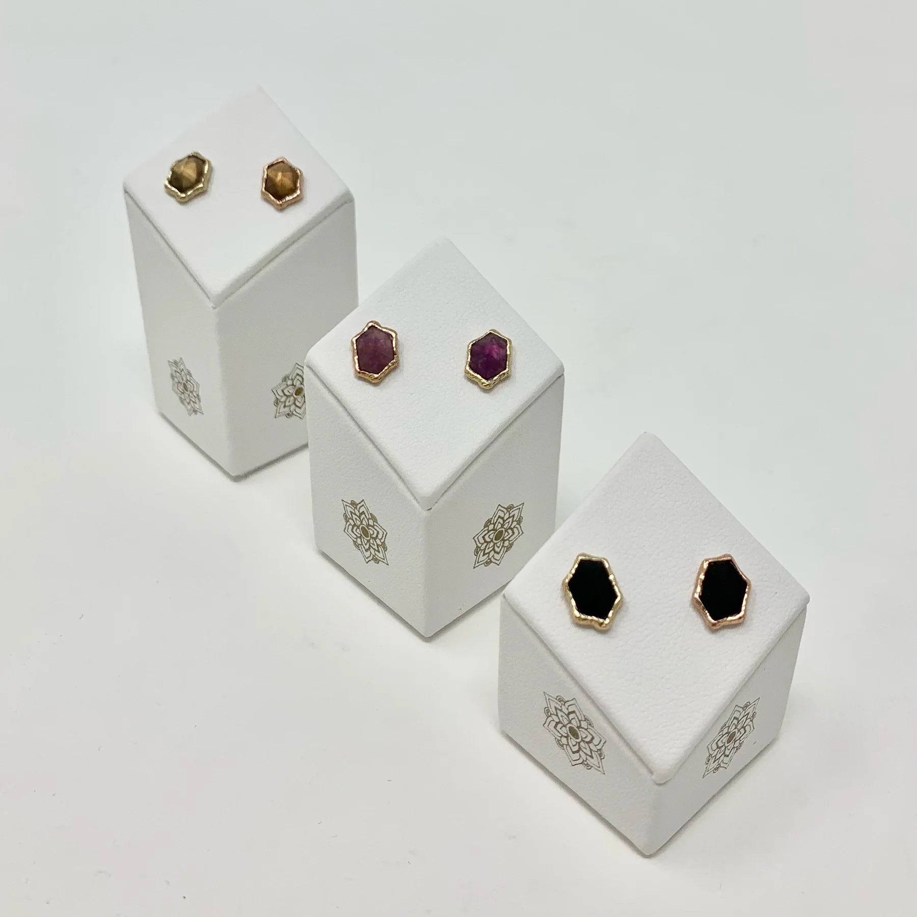 MINI HORIZONTAL 2 HOLE THREADLESS END DISPLAY piercing-zone.com