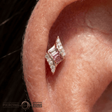 Intrigue – Garnet – 14K Gold Threadless End - piercing - zone.com