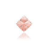 Close-up of Victor jewelry in rose gold – sculptural gold form