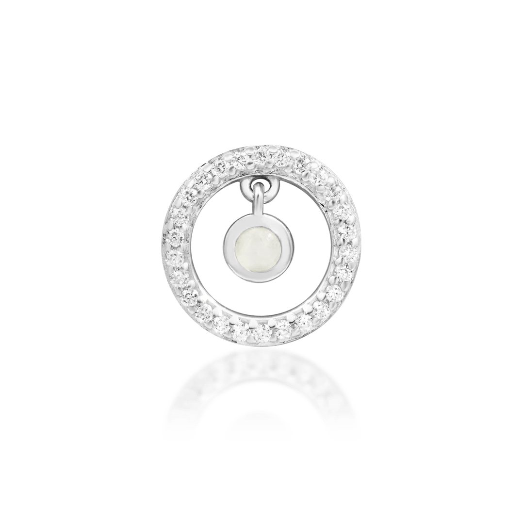 Front view of Ailany in white gold – dreamy circular silhouette with sparkle