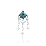Top-down close-up of Gari in white gold – square gem with 3 CZs