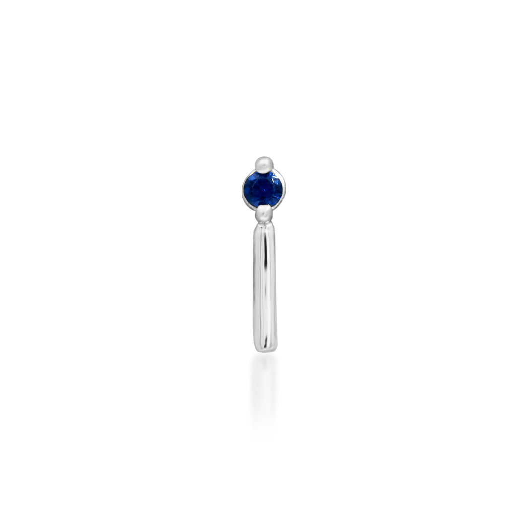 Top view of Vast jewelry in white gold – minimal vertical layout