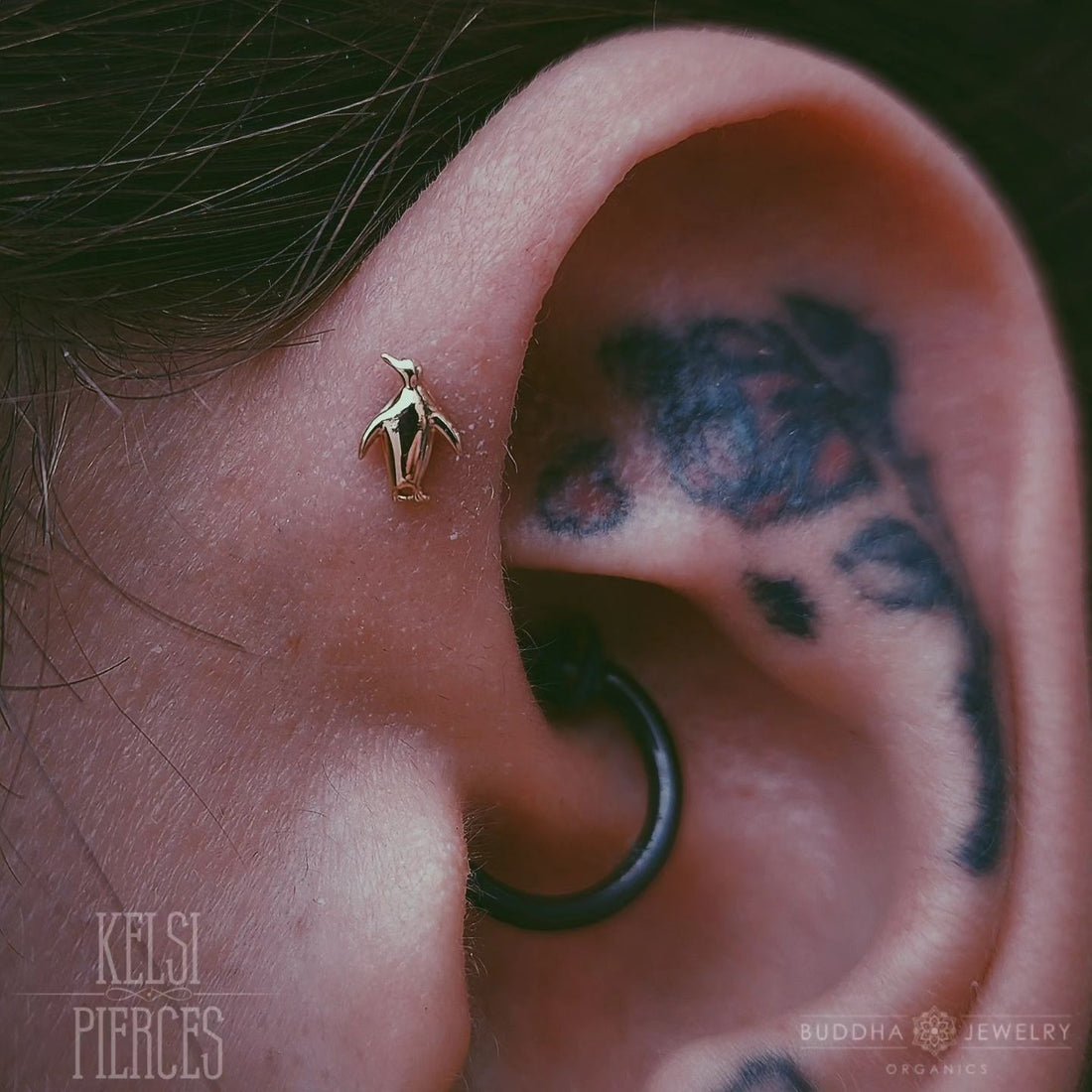 Happy Feet – 14K Gold Penguin Threadless End