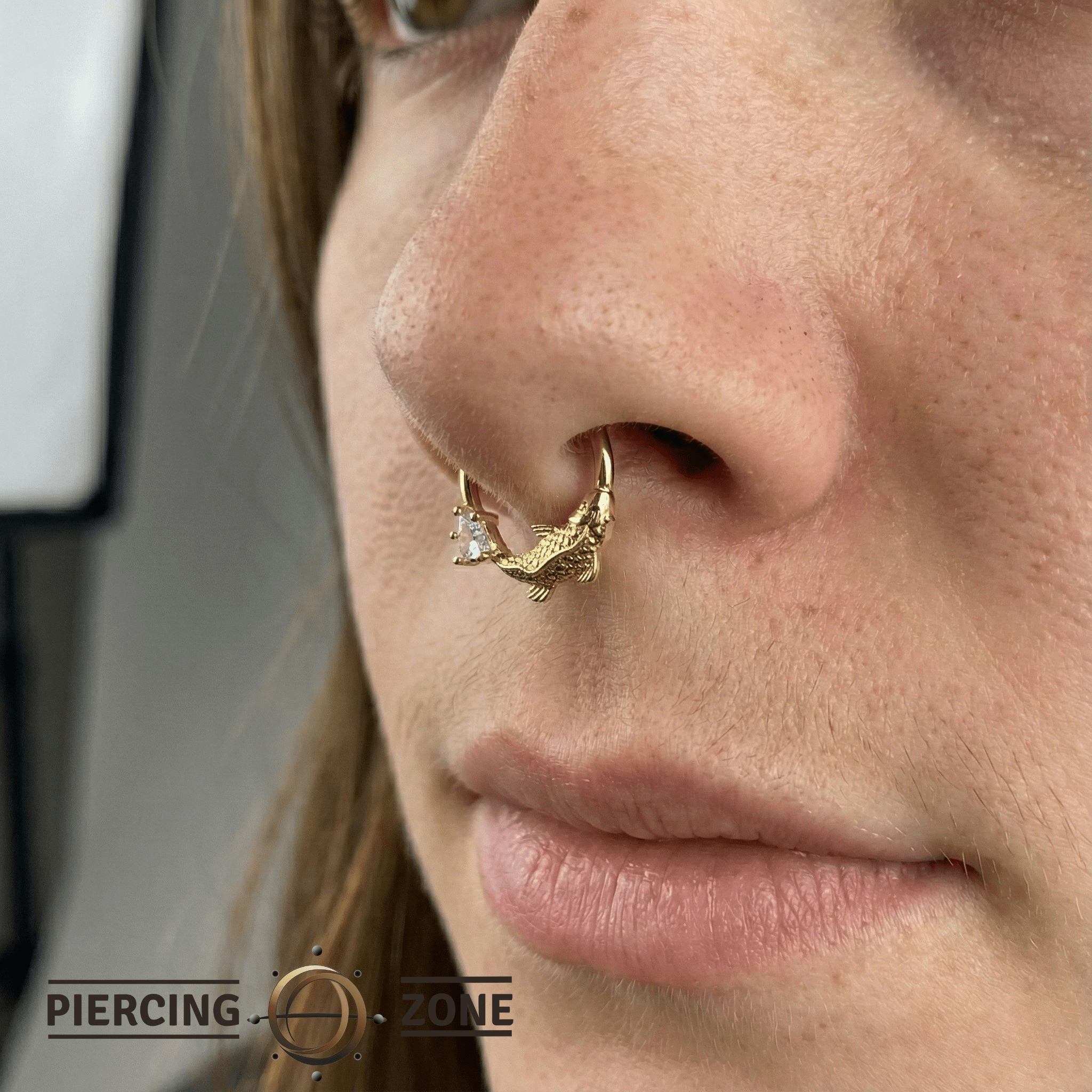 Koi Seamless Ring – 14K Gold Twin Kite Gem Design - piercing - zone.com