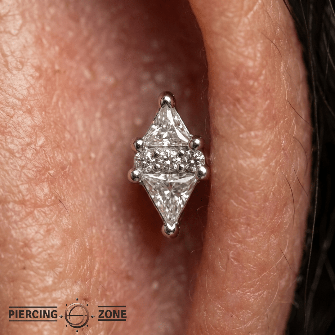 Le Tigre – CZ Cluster Spike – 14K Gold Threadless End - piercing - zone.com