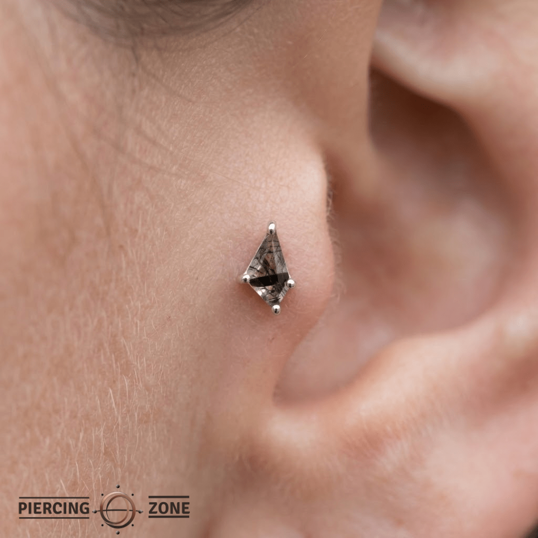 Limelight – Tourmalated Quartz Kite – 14K Gold Threadless End - piercing - zone.com
