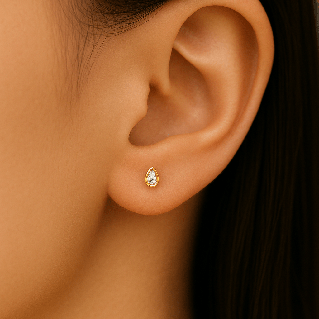 Mary – 14K Gold & CZ Threadless End - piercing - zone.com