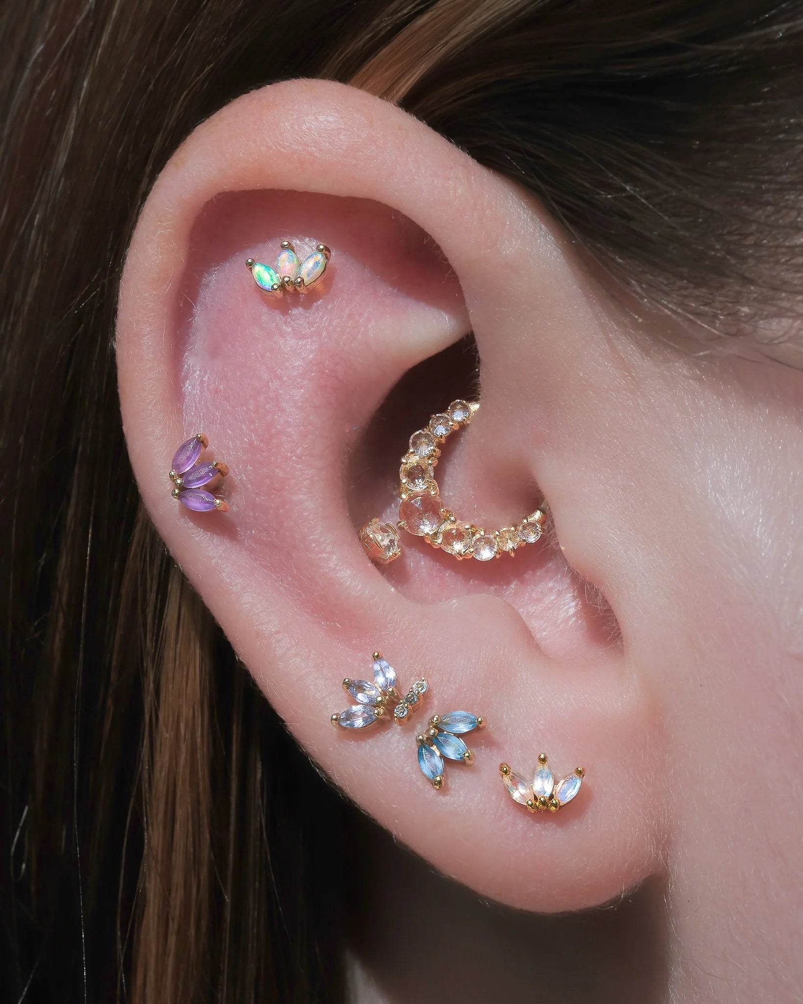 Moet Mini Threadless End with Tanzanite - 14K Gold Gem End - piercing - zone.com
