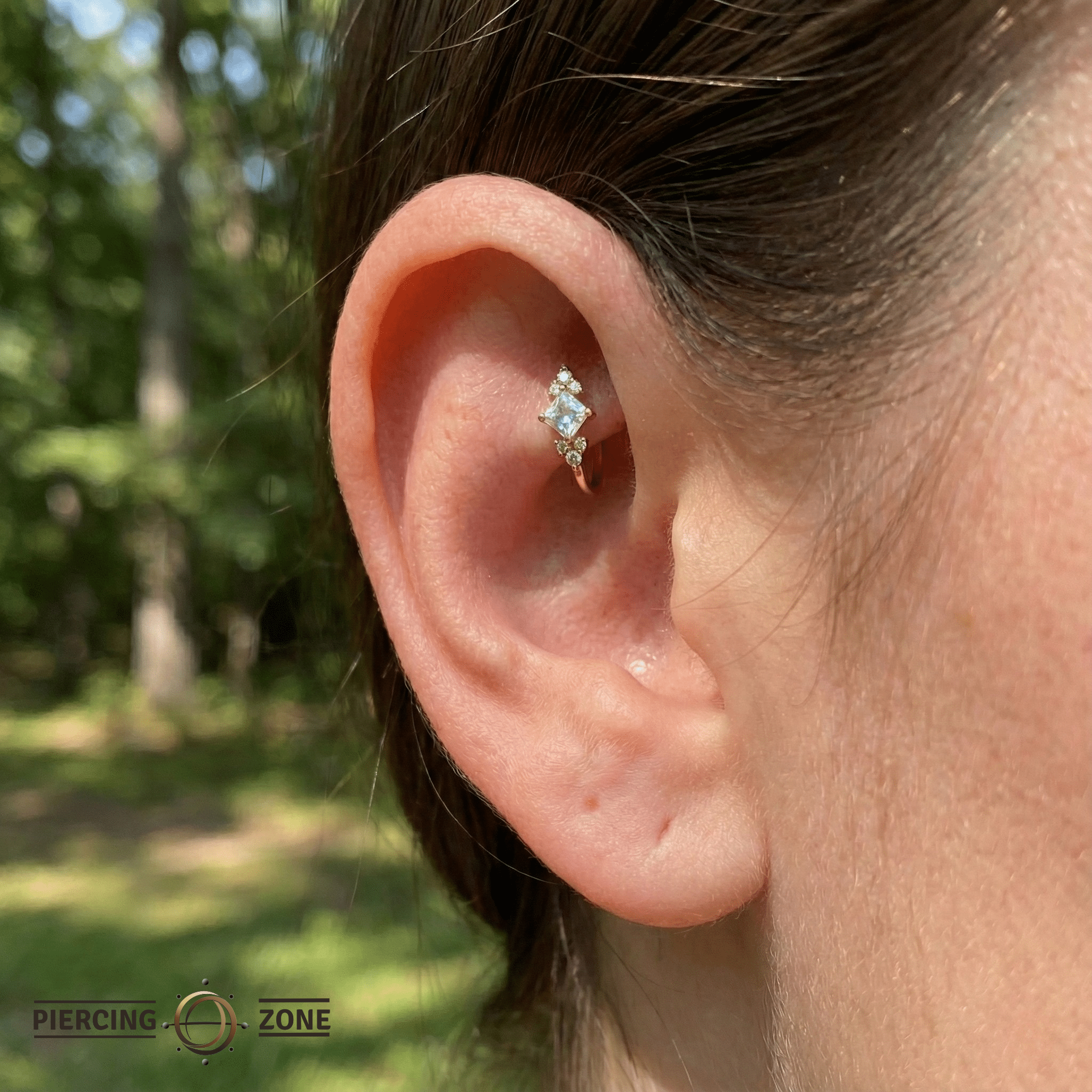 Monarch Seamless Ring – 14K Gold Square - Center & Micro - Gem Crown Design - piercing - zone.com