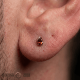 Occasion Pear Garnet – 14K Gold Threadless End - piercing - zone.com
