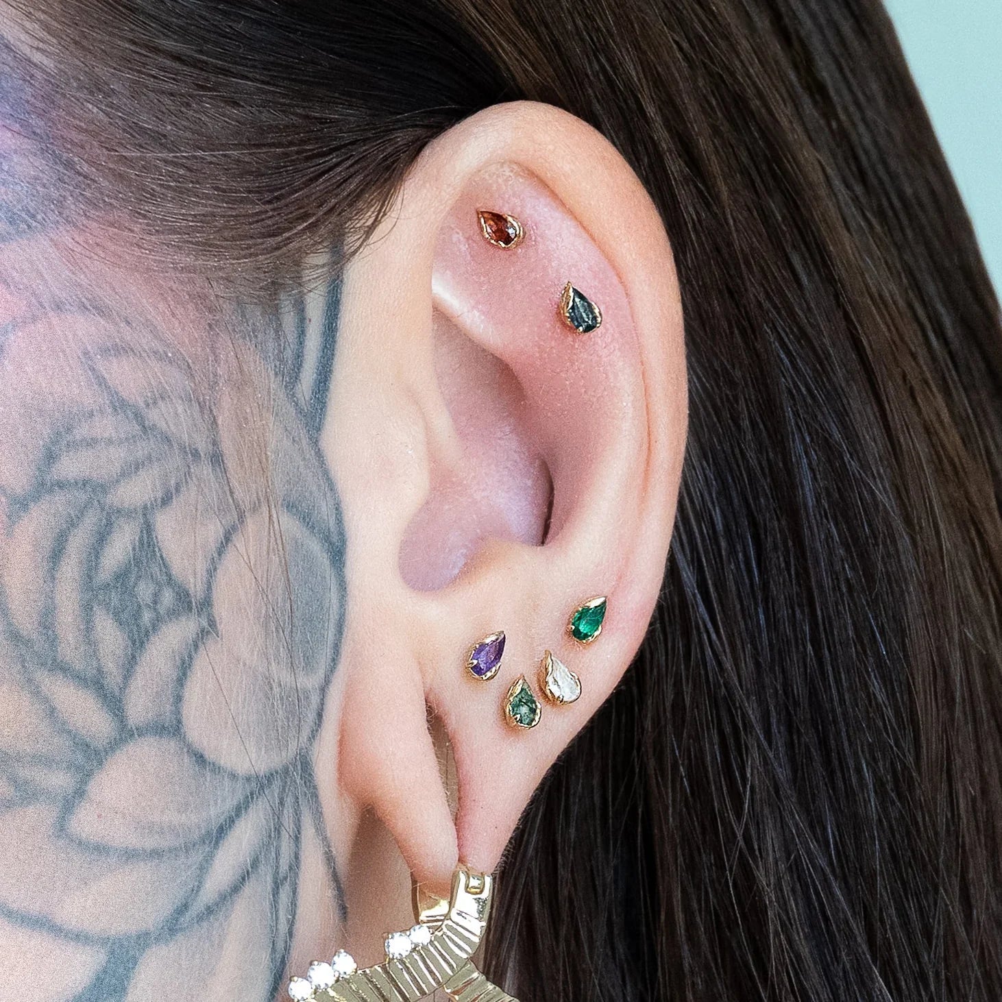 Occasion Pear London Blue Topaz – 14K Gold Threadless End - piercing - zone.com