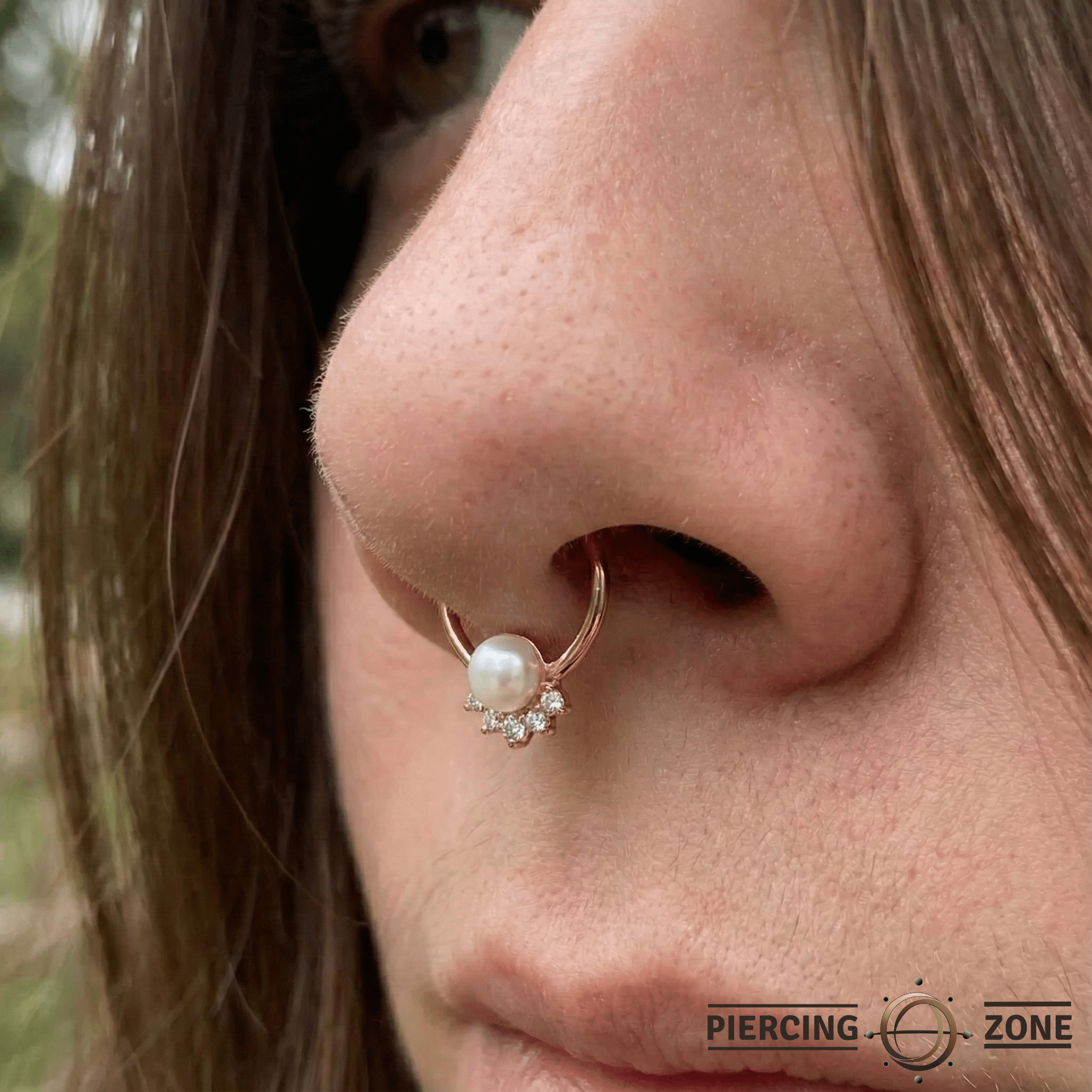 Pearl Star Seamless Ring – 14K Gold Radiant Pearl & Gem Constellation - piercing - zone.com