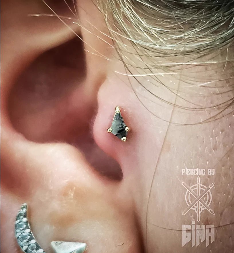 LIMELIGHT - TOURMALATED QUARTZ - THREADLESS END piercing-zone.com