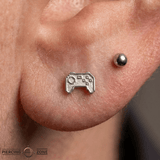 Pixel Controller – 14K Gold Threadless/Threaded End - piercing - zone.com