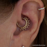 Rebecca Seamless Ring – 14K Gold Cup & Divot Design - piercing - zone.com