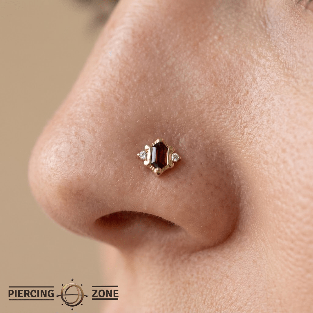 Reyna – Garnet – 14K Gold Threadless End - piercing - zone.com