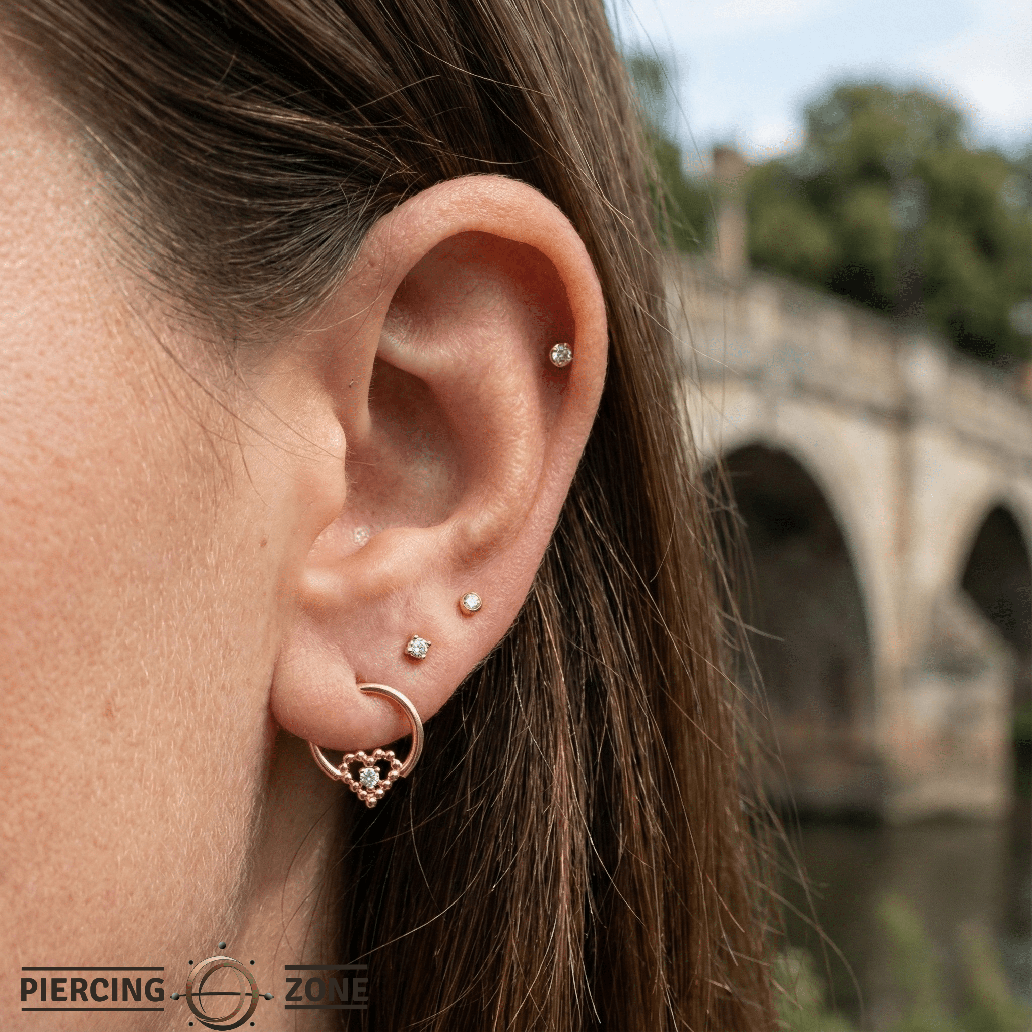 Seamless Ring with Beaded Heart – 14K Gold Textured Heart Accent - piercing - zone.com