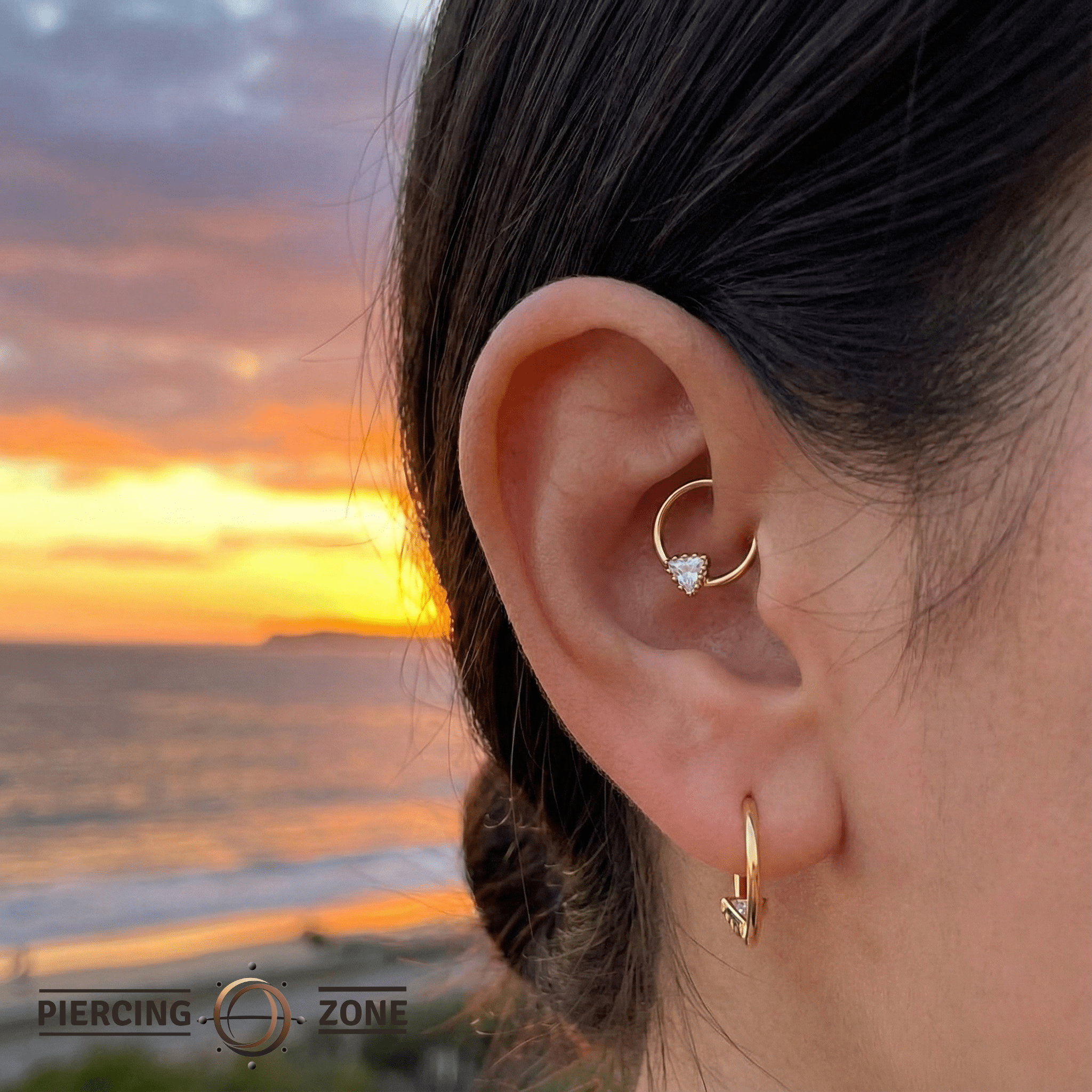 Seamless Ring With Fixed Charming Triangle Prong – 14K Gold Geometric Accent Design - piercing - zone.com