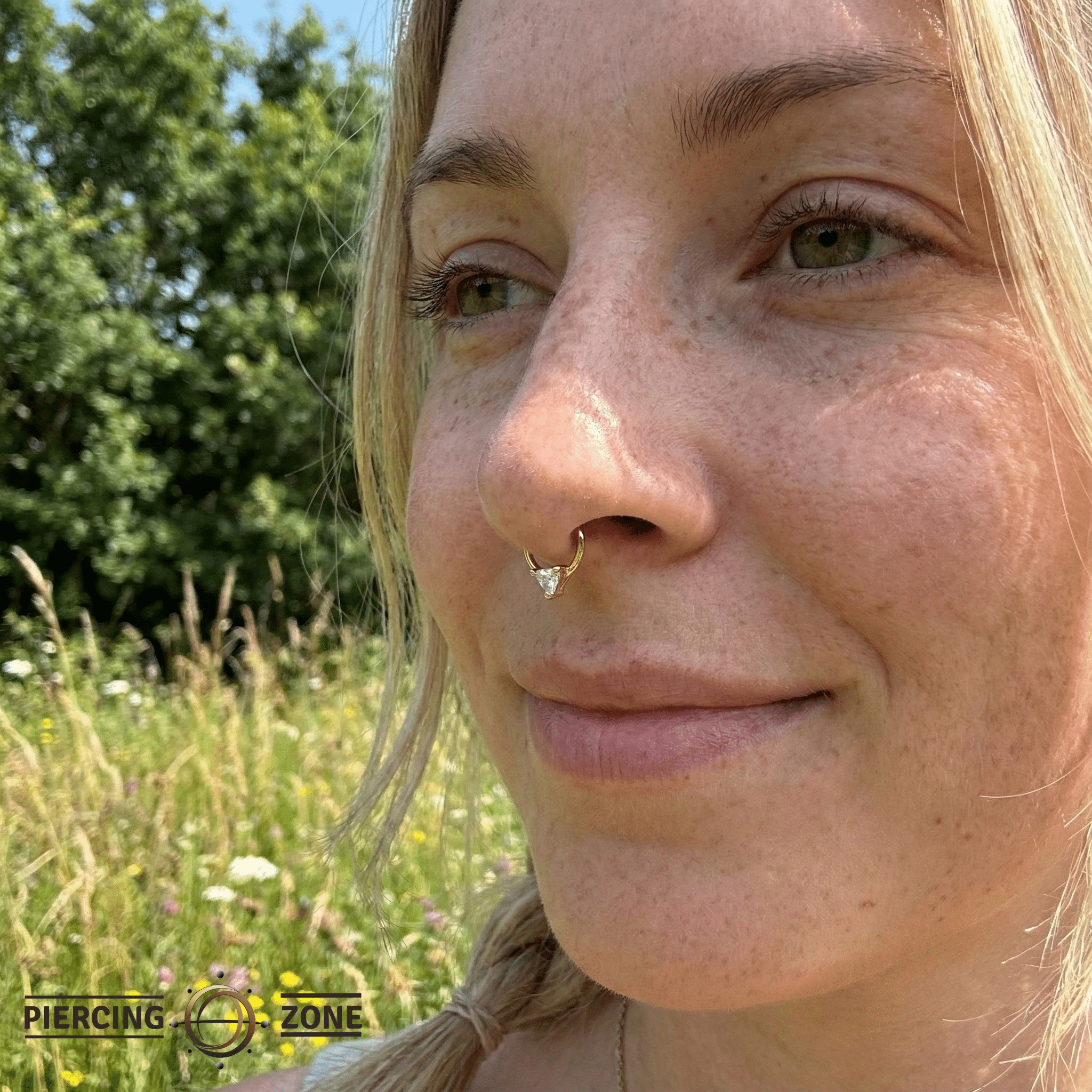 Seamless Ring With Fixed Ornament Triangle Prong – 14K Gold Decorative Gem Accent - piercing - zone.com