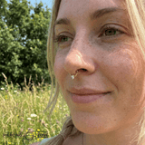 Seamless Ring With Fixed Ornament Triangle Prong – 14K Gold Decorative Gem Accent - piercing - zone.com