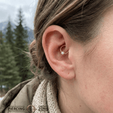 Serena Seamless Ring – 14K Gold Single - Gem Minimalist Accent - piercing - zone.com