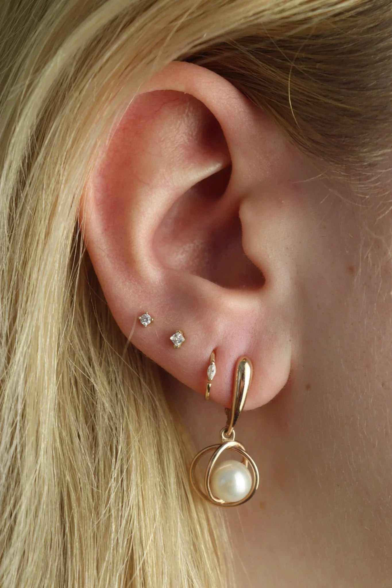 Swarovski CZ Prong – Classic Sparkle – 14K Gold Threadless End - piercing - zone.com