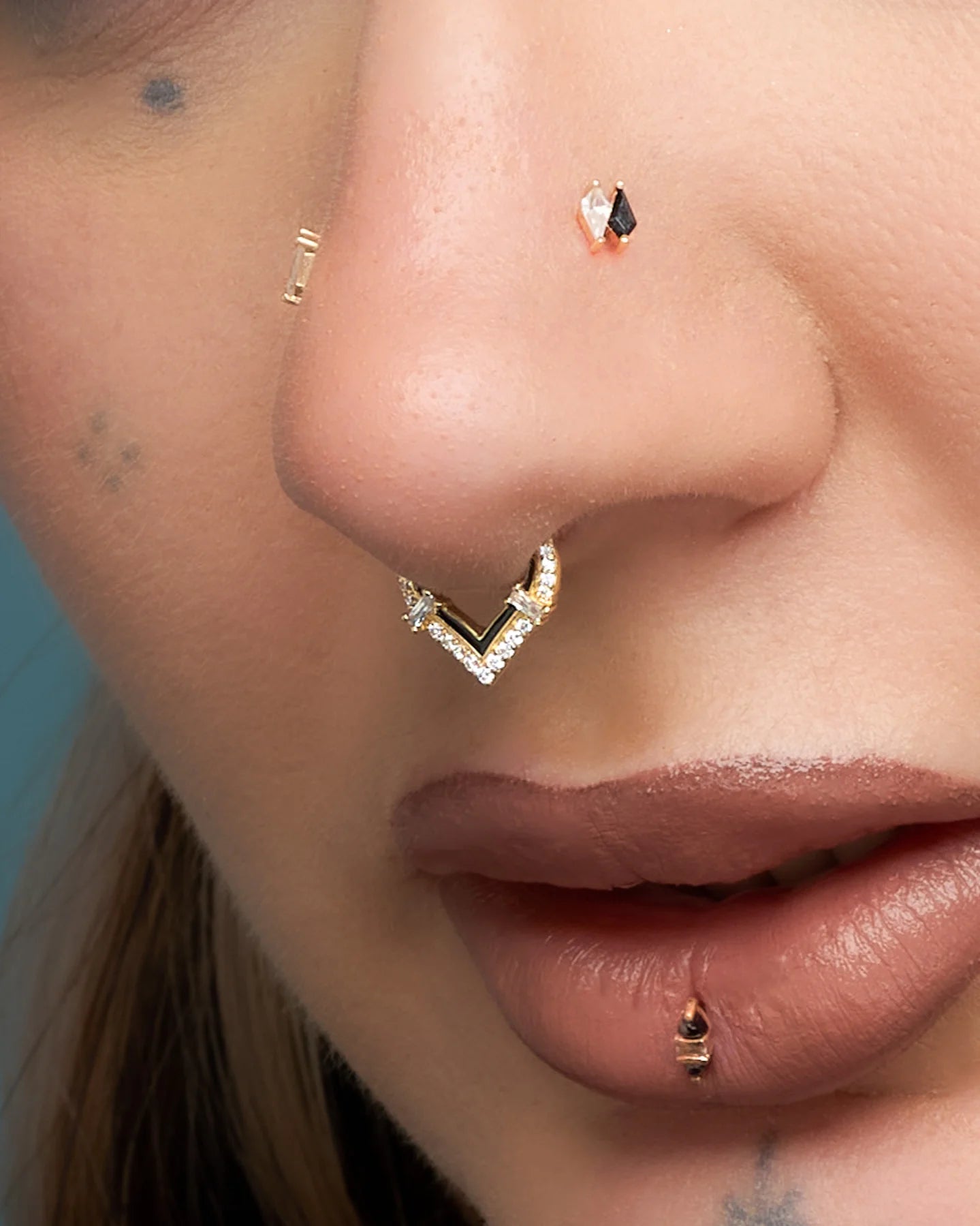 Uprise Enamel & CZ Clicker – 14K Gold V - Shaped Piercing Ring - piercing - zone.com