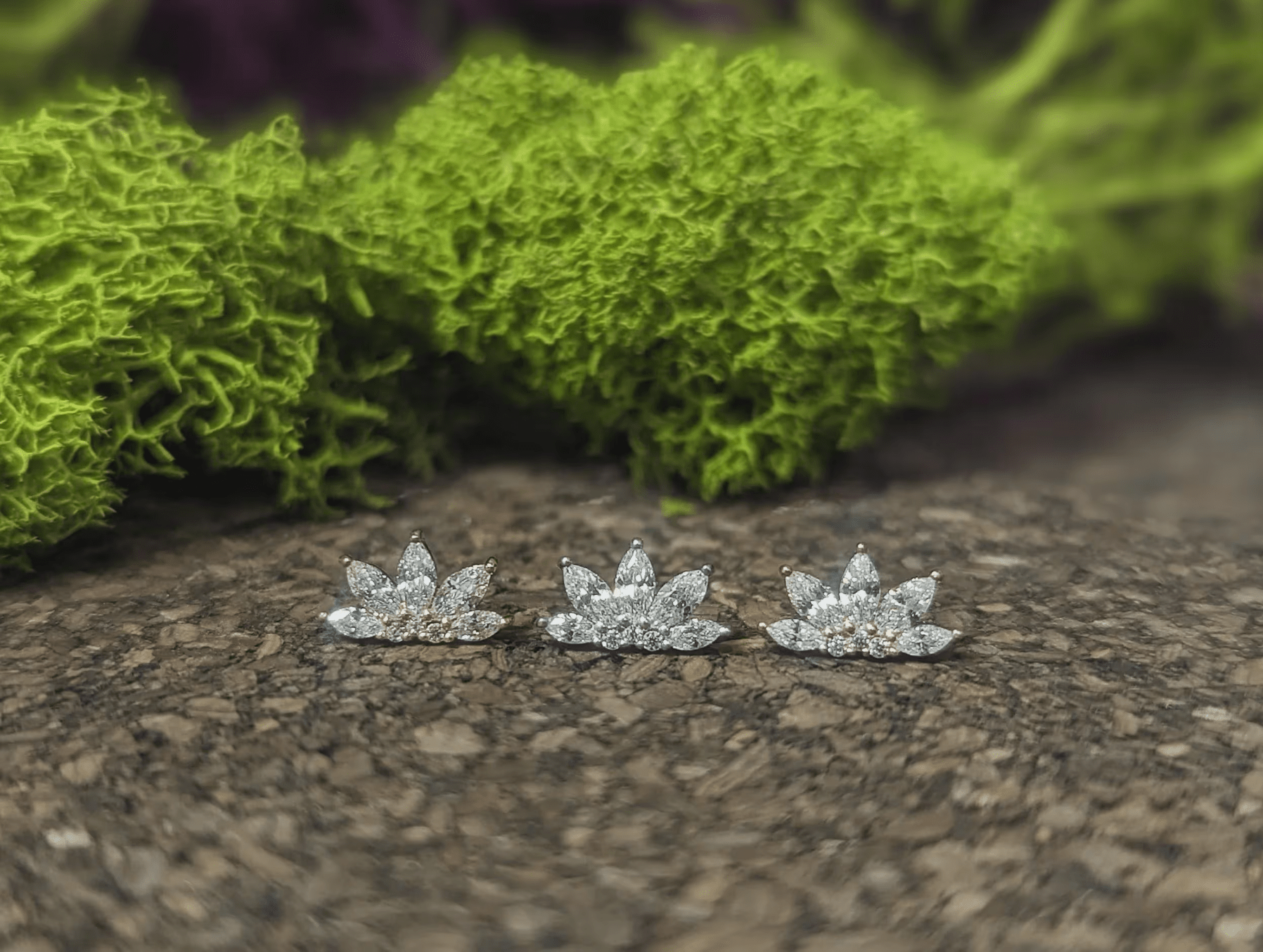 Valentina – Swarovski CZ Cluster – 14K Gold Threadless End - piercing - zone.com