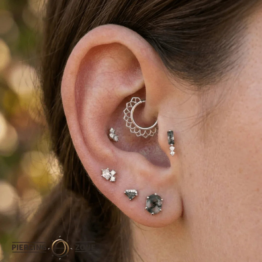 Vanilla Seamless Ring – 14K Gold Cup & Divot Design - piercing - zone.com