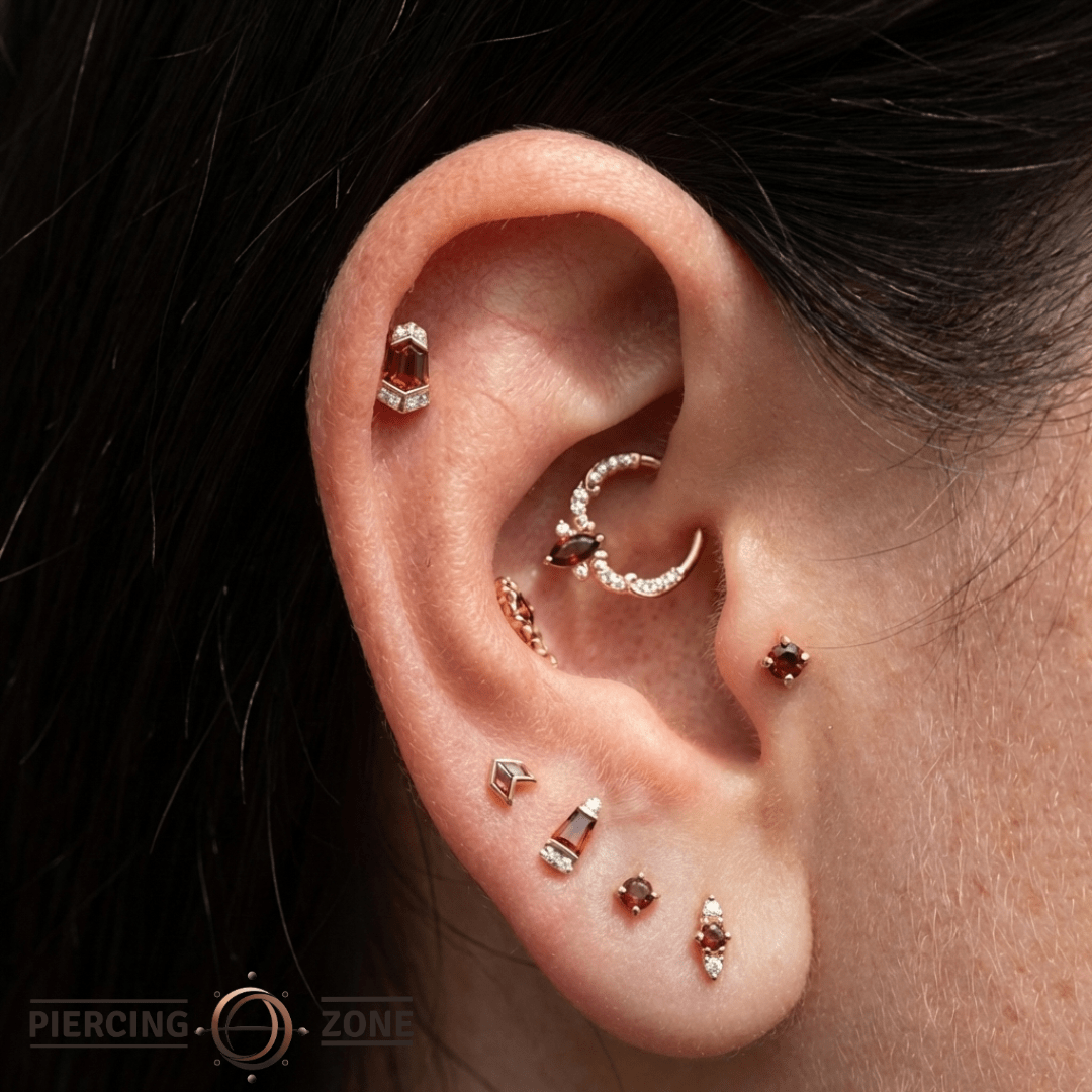 Vera – Garnet – 14K Gold Threadless End - piercing - zone.com