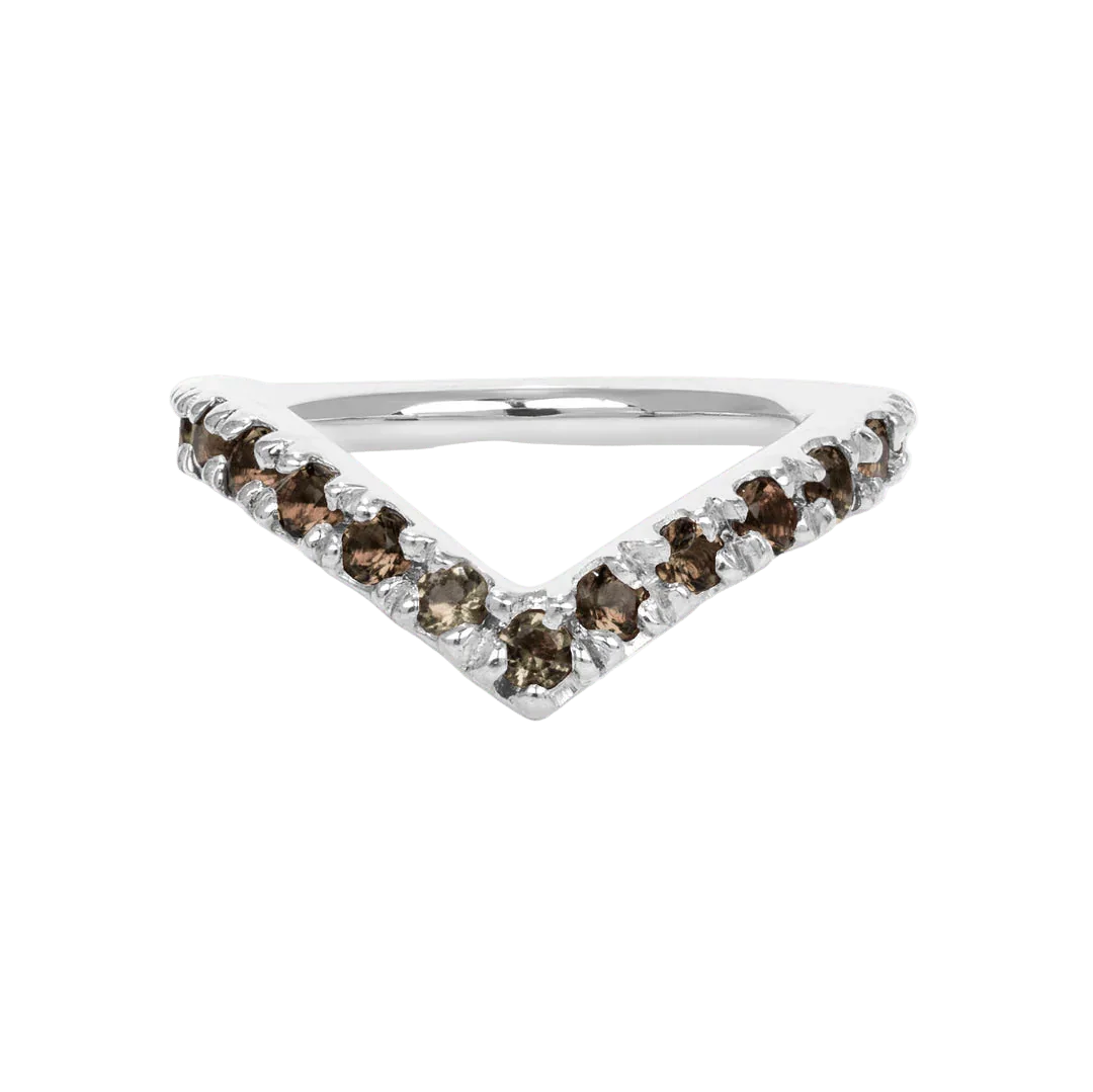 Vivian Seamless Ring – 14K Gold Cup & Divot Design - piercing - zone.com