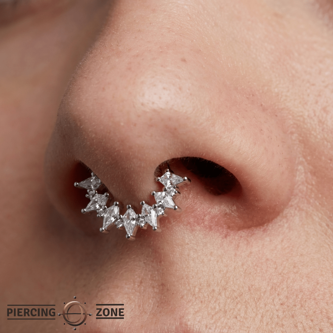 Wonderland – CZ Kite Cluster – 14K Gold Clicker Ring - piercing - zone.com